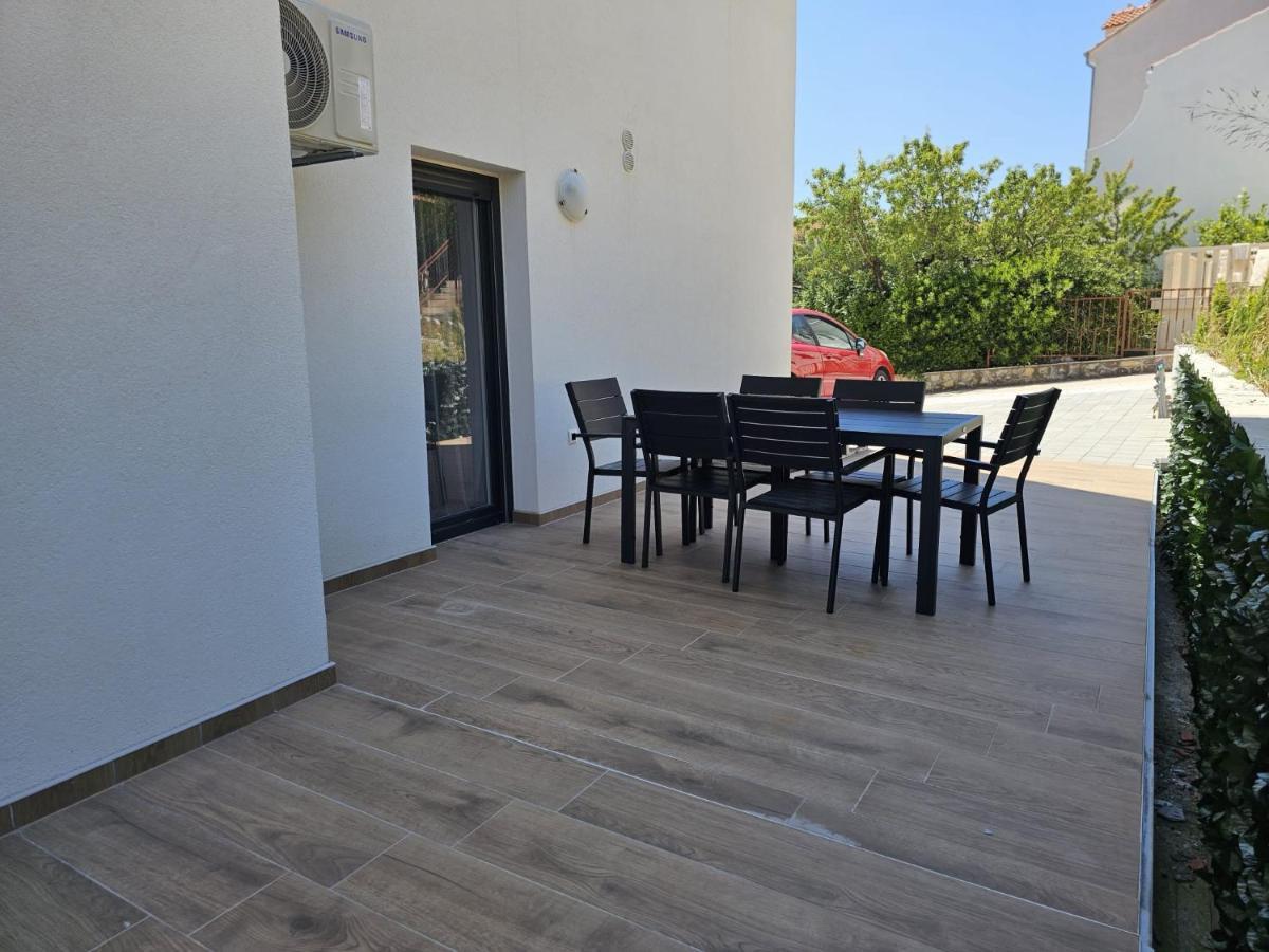 Harmony Suites Bol Exterior photo